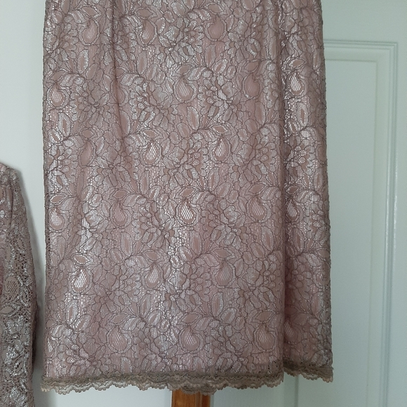 'B-J-C' Mother of the Bride/Groom size 14 lace suit - Picture 12 of 12